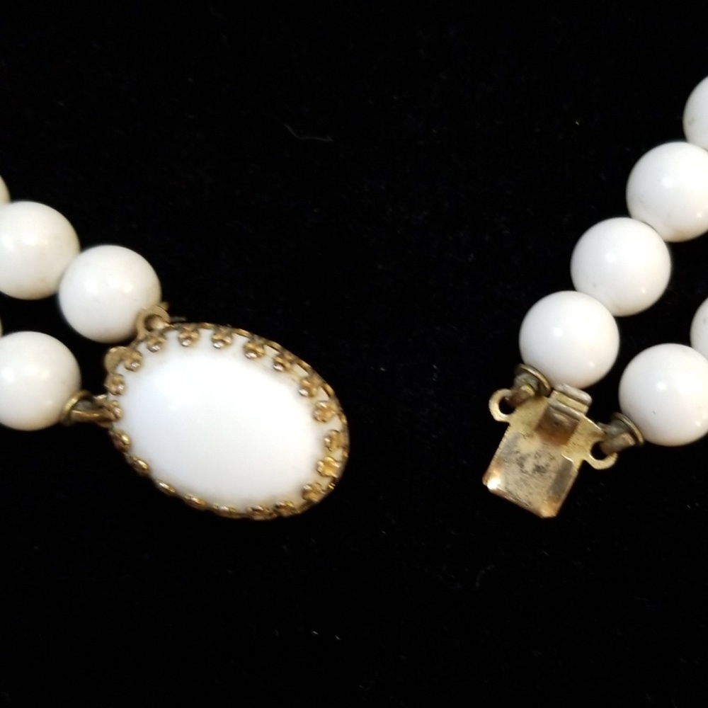 Vintage Crystal White Beaded Multi Strand Necklace - Picture 11 of 11